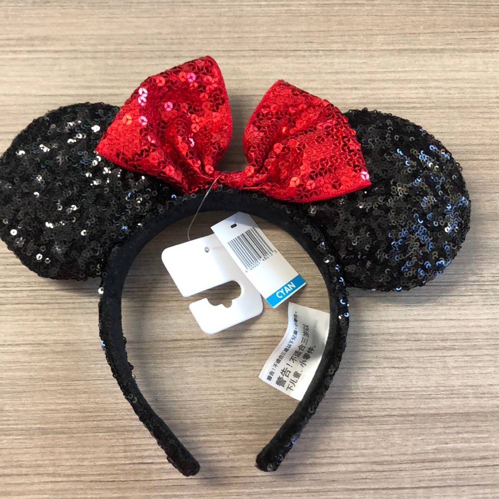 Minnie Mouse ears
